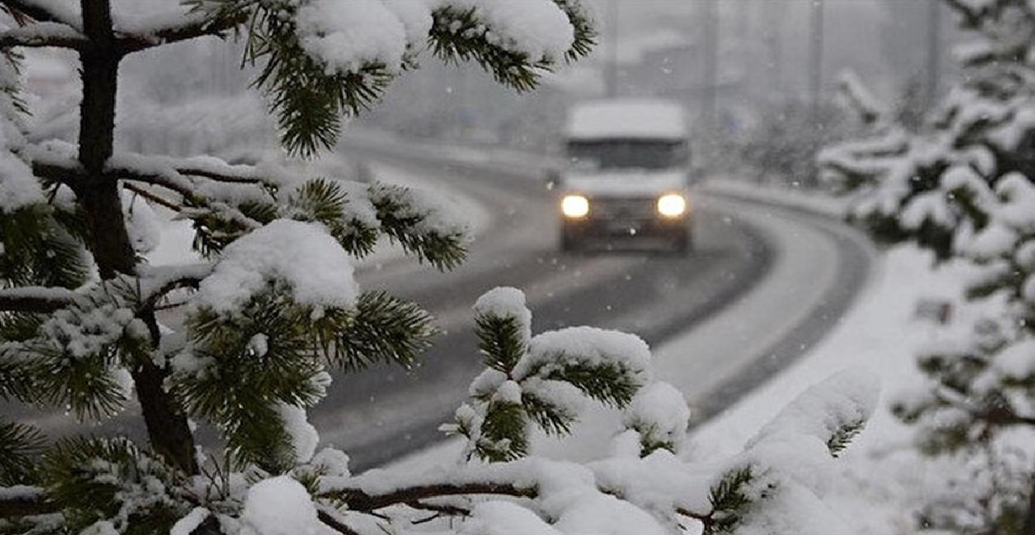 Bu sefer beyaz alarm verildi! Bu illerde lapa lapa kar yağacak: Bu tarihlerde aklı olan evde otursun!