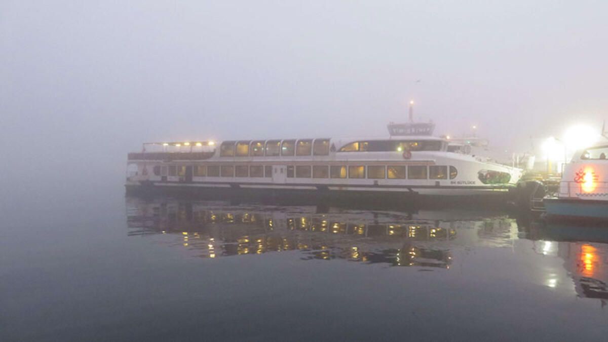 İstanbul'da sis alarmı: Vapur seferleri iptal