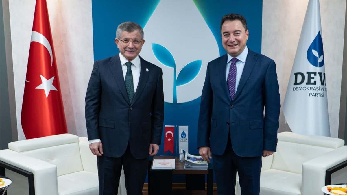 Davutoğlu liderler turuna devam ediyor: Babacan'ı ziyaret etti