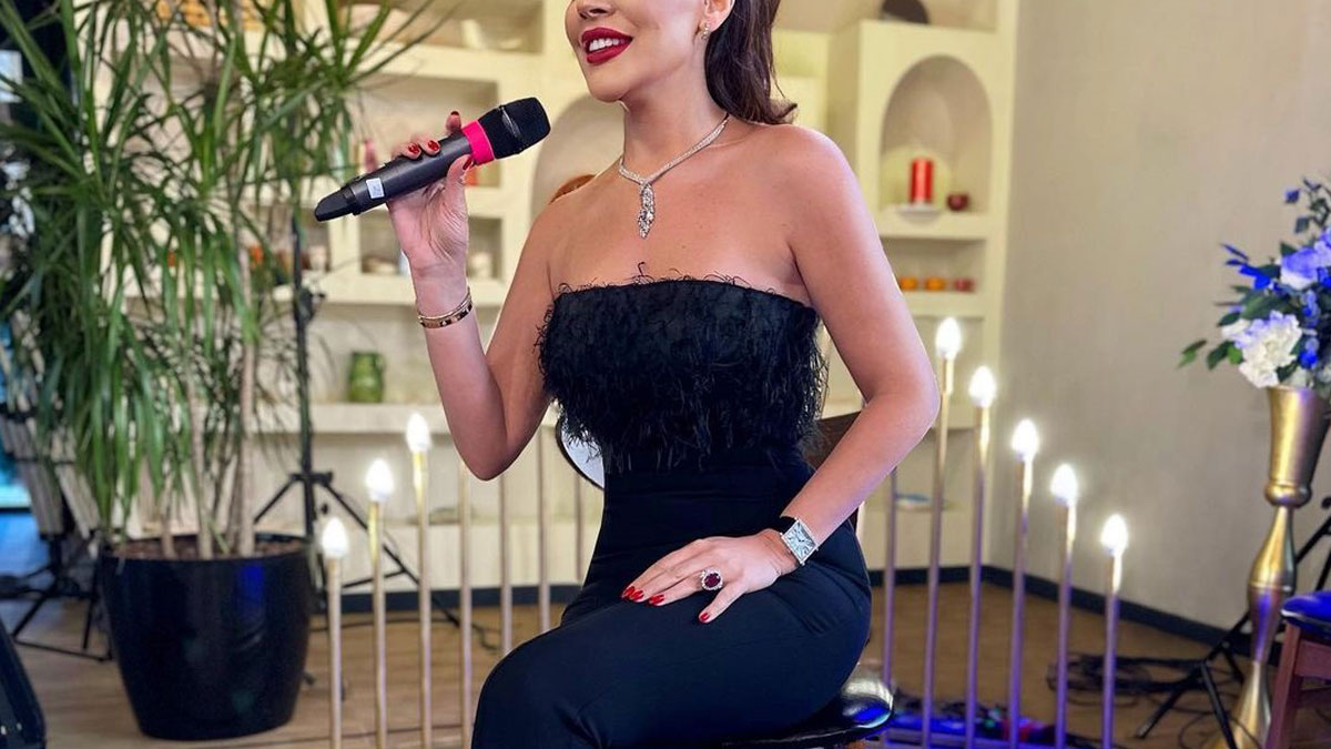 Yaptırdığı estetiklerle gündeme gelmişti, haber spikeri şarkıcı oldu! Yorumlar gecikmedi: Herkes kendi işini yapsın!