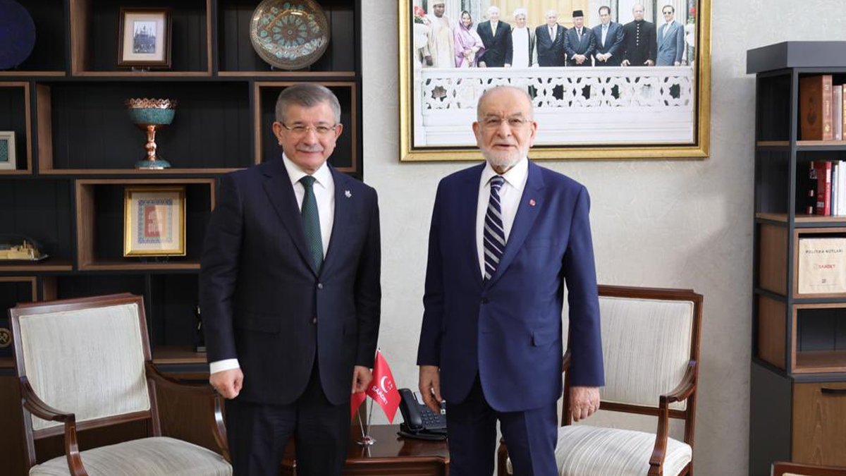 Davutoğlu'ndan Karamollaoğlu'na ziyaret