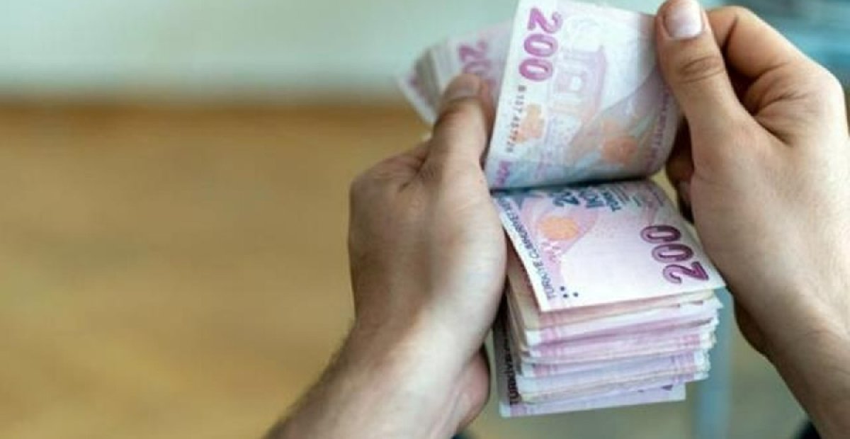 Milyonlarca memur ve emekli 3 Ocak'ta bu kadar maaş alacak! Tek tek hesaplandı, zam oranı ortaya çıktı! İşte 2023 maaşınız!