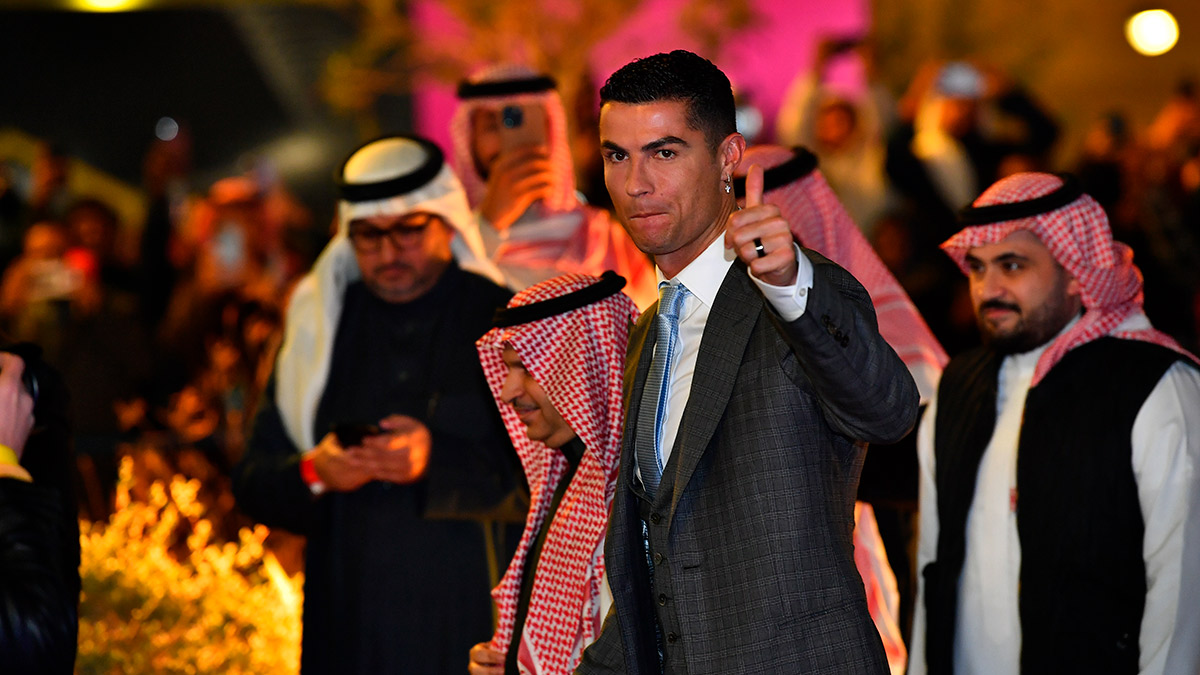 Ronaldo Al-Nassr'a imzayı attı