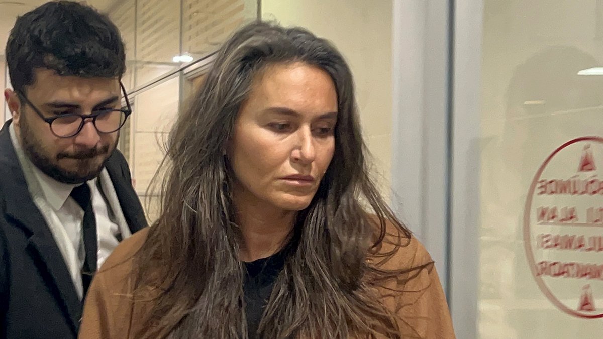 Camideki çirkin pozuyla tepki çeken Eda Taşpınar'dan skandal savunma! "Hiç mi camiye gitmedin?"