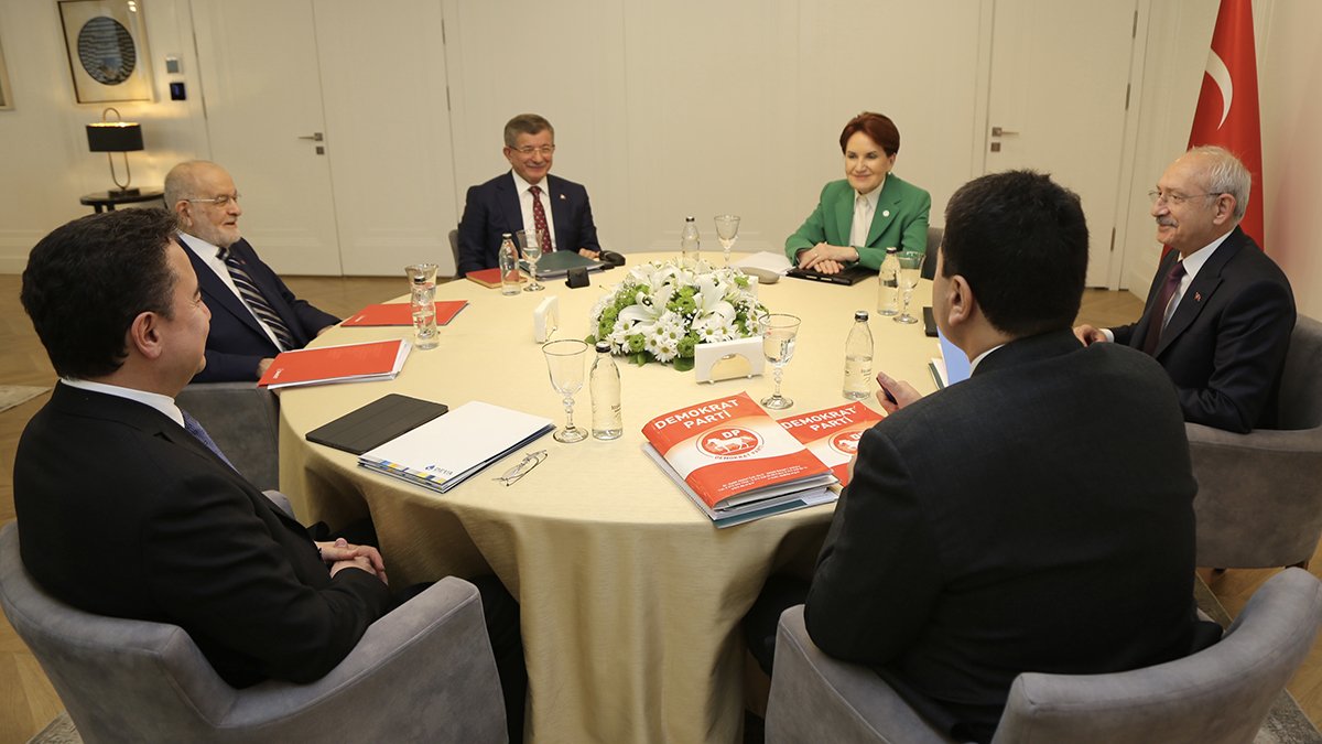 Altılı masa Davutoğlu ev sahipliğinde toplandı: Aday belirleme takvimi açıklanacak mı?