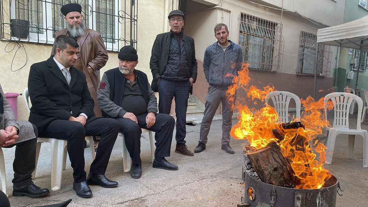 CHP'den suikastla öldürülen Sinan Ateş’in ailesine ziyaret