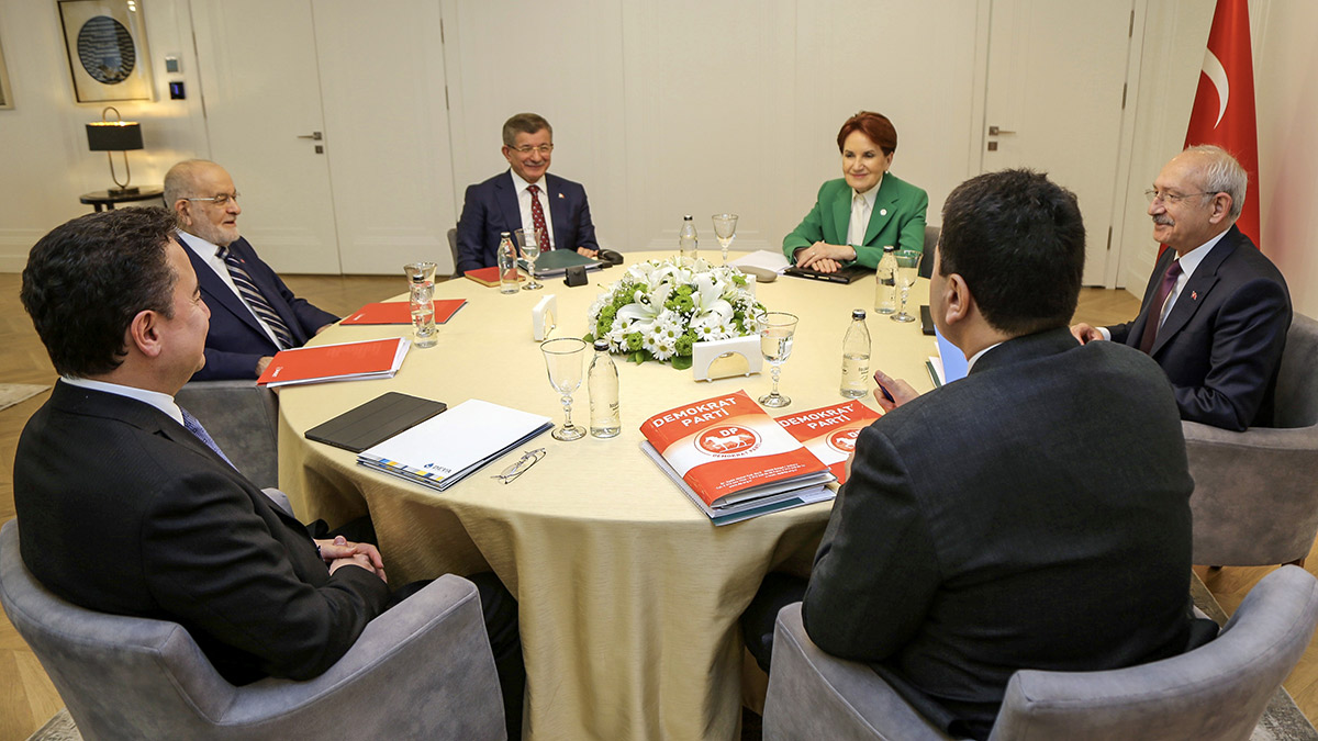 Altılı Masa'nın 9 saat süren toplantısı sona erdi: Adaylık süreci resmen başladı