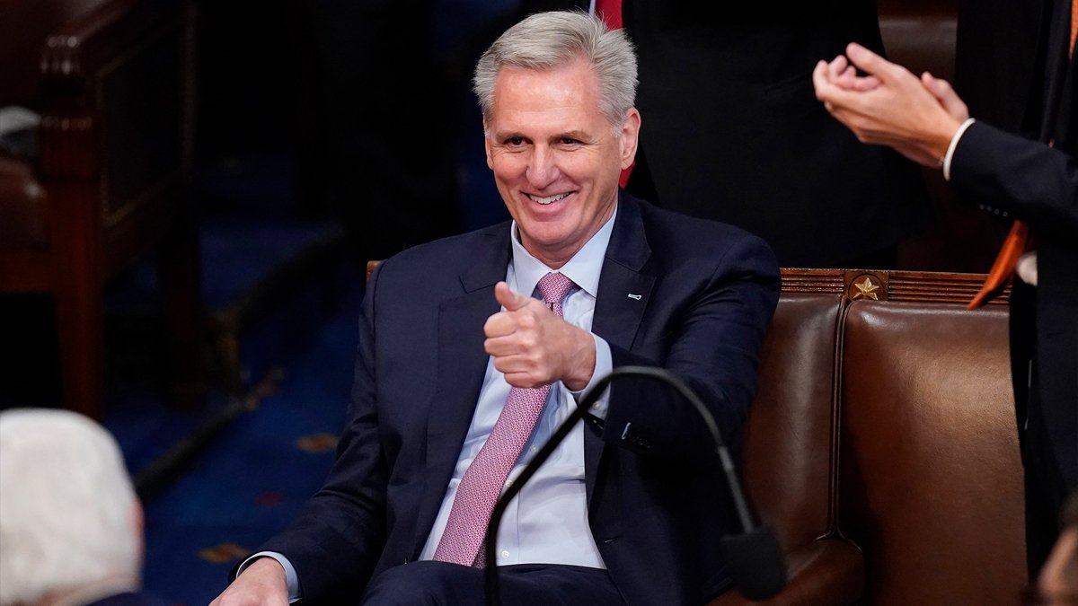 Günlerdir ülkede yasama donmuştu: ABD sonunda meclis başkanını seçti