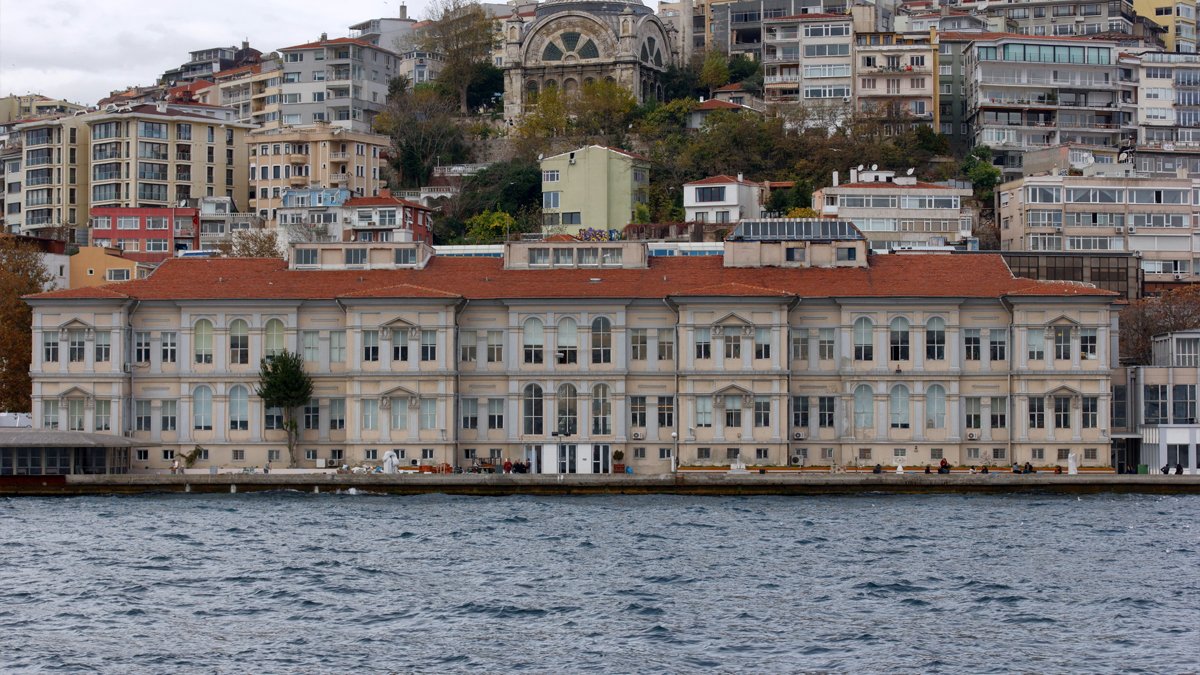 Rektör adayından 'çılgın proje' vaadi: Beni seçin Boğaz'ı doldurayım