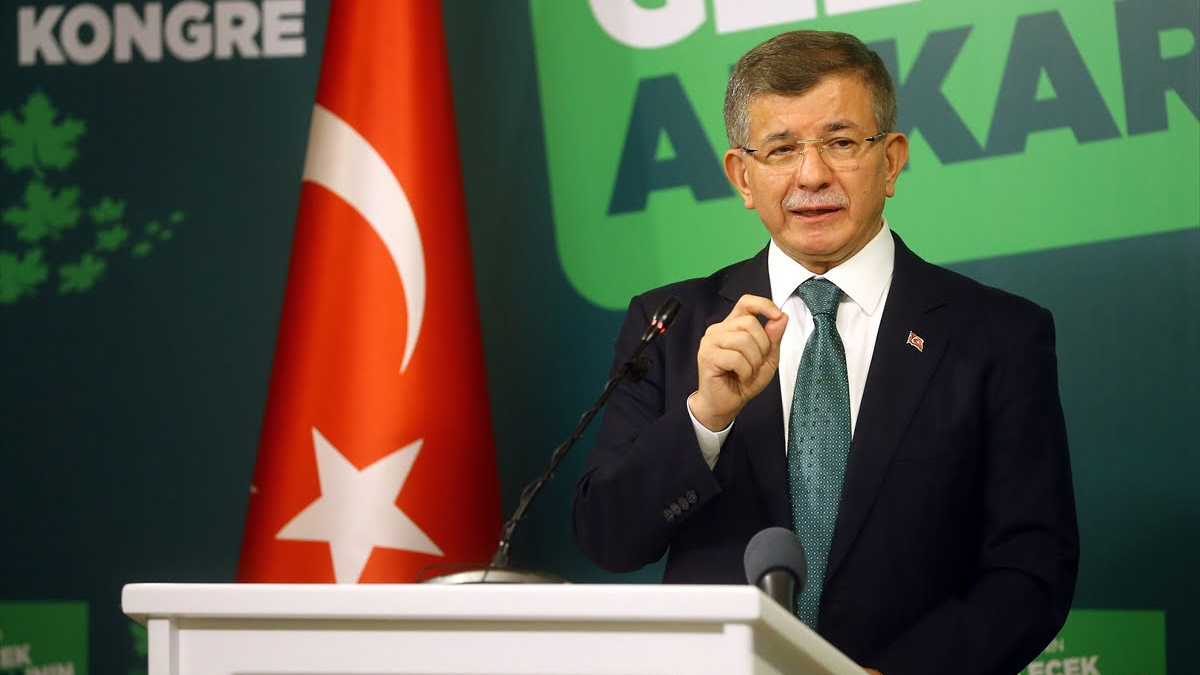 Davutoğlu'ndan vesayet eleştirilerine yanıt