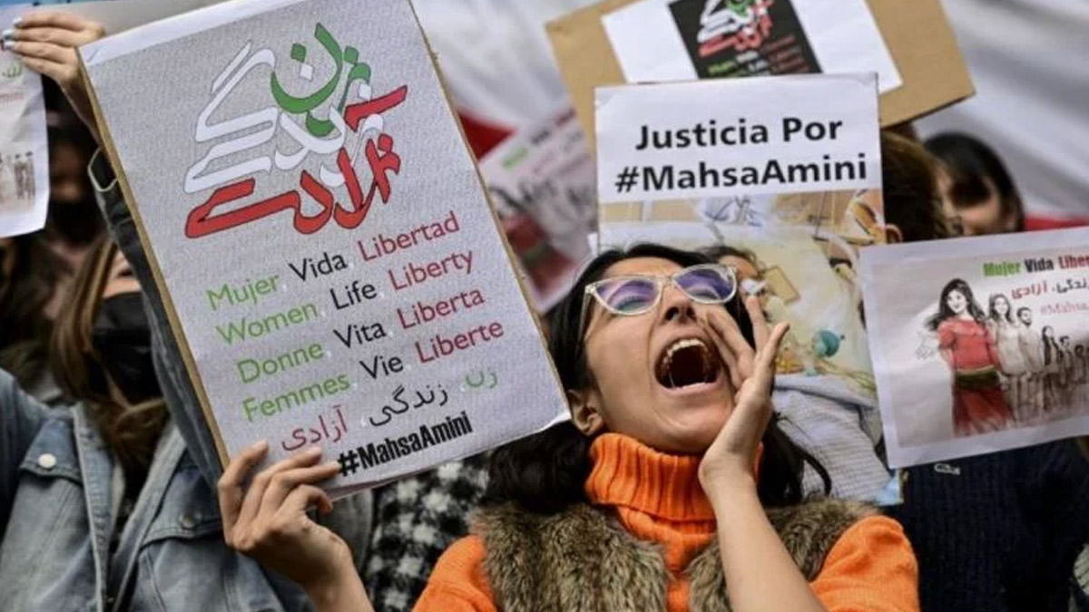 İran'da 3 kişiye daha idam cezası