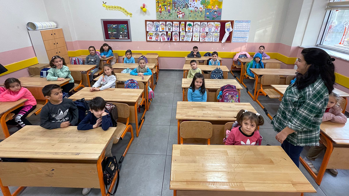 Öğrenciler, öğretmenler, veliler merakla bekliyordu! MEB açıkladı: Resmen başladı!