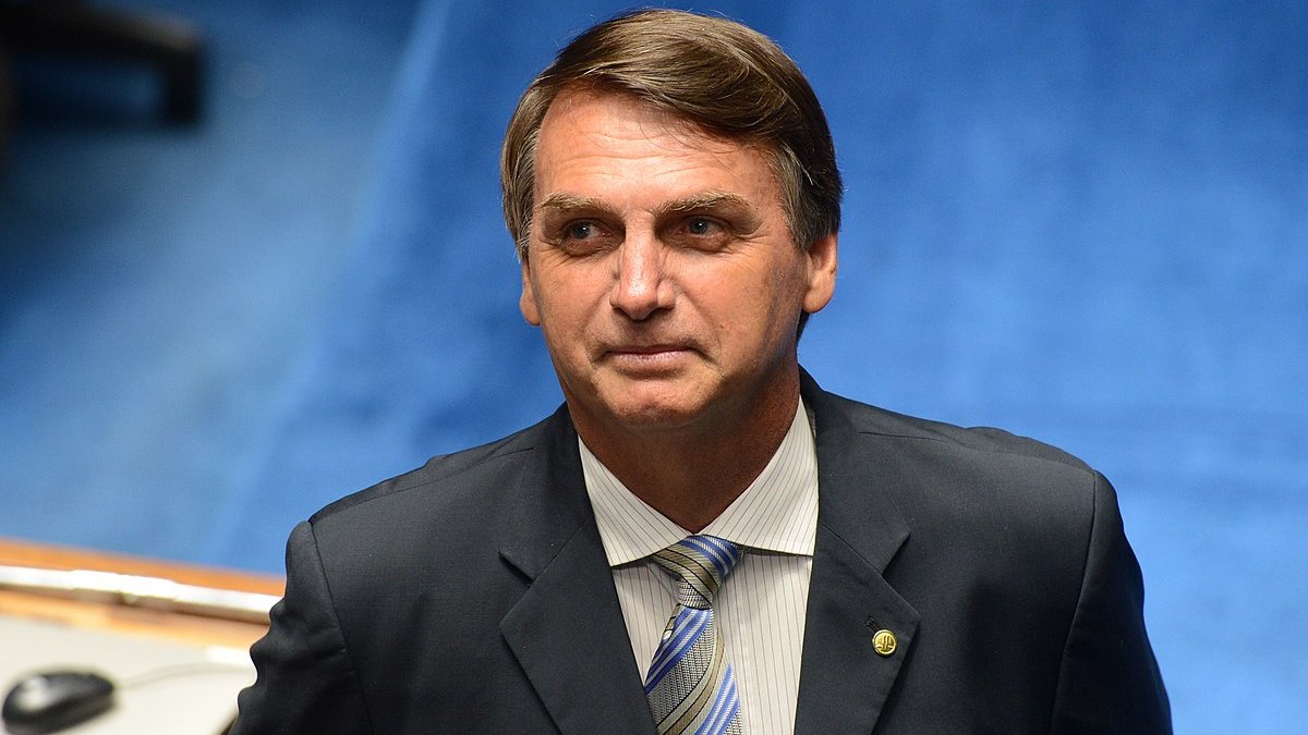 Belge ortaya çıktı: Aşı karşıtı Bolsonaro aşı olmuş
