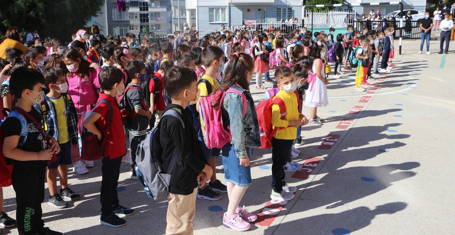 Okula giden çocuğu olanlar! O tutar 3 bin 700 TL'ye çıktı! O tarihe kadar almanız gerekiyor!