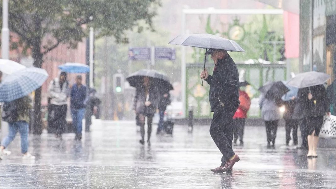 Meteoroloji'den 11 il için alarm: Sağanak ve fırtına geliyor