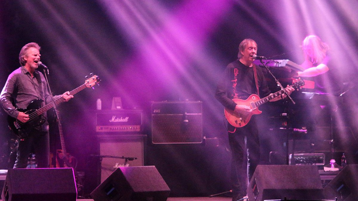 Rock grubu Camel 50.yıl turnesi için İstanbul'da konser verecek