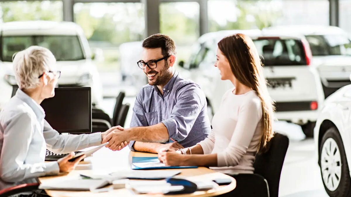 Sıfır ve ikinci el otomobillerin fiyatlarını düşürecek hamle! Bakanlık hareket geçti, fırsatçıların önüne duvar çekiliyor