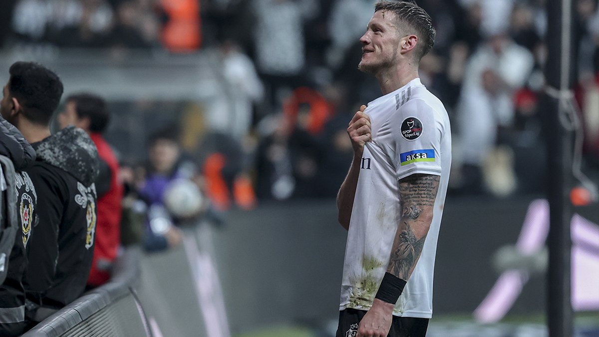 Beşiktaş'ta sıcak saatler! Weghorst Manchester United'a resmen imzayı attı! Kartal'ın yeni golcüsü ise herkesi şaşırttı!
