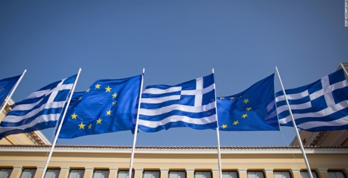 Çipras'ın kaderi iki kadının kararına bağlı