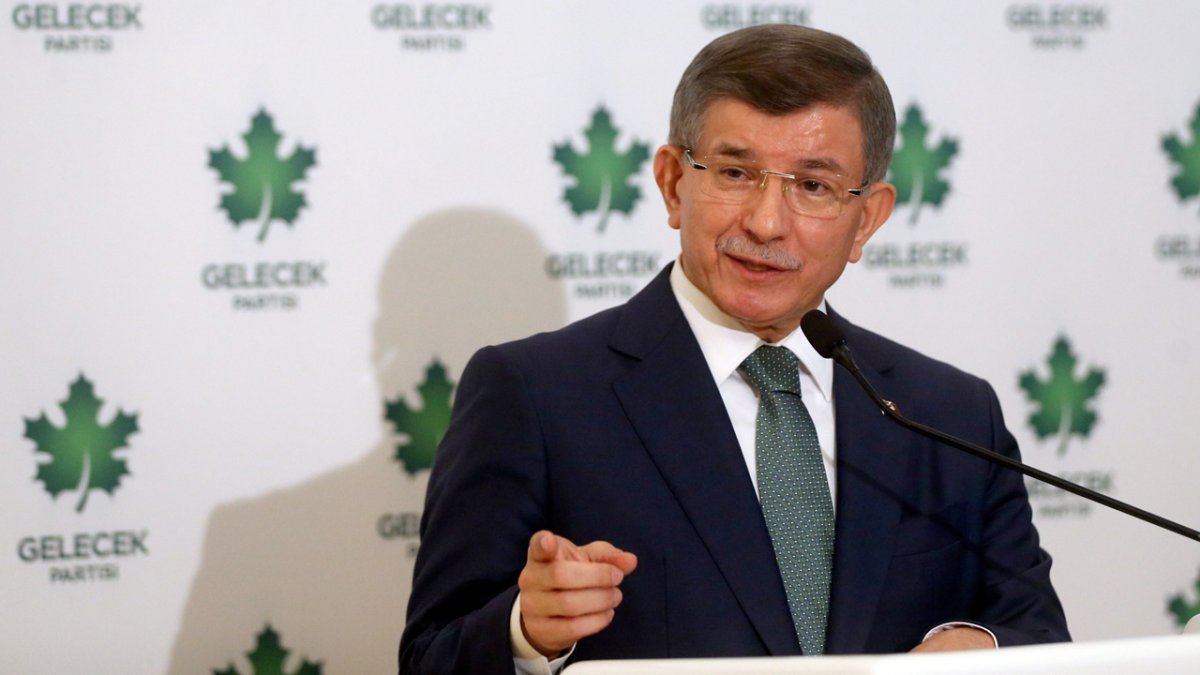 Davutoğlu'ndan 'Cumhurbaşkanı kendi karar alırsa kriz çıkar' sözlerine açıklama: Trol çeteleri operasyon yapıyor