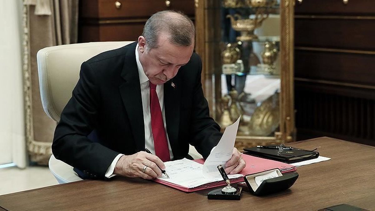 Cumhurbaşkanı Erdoğan imzaladı: Atama ve görevden alma kararları Resmi Gazete'de