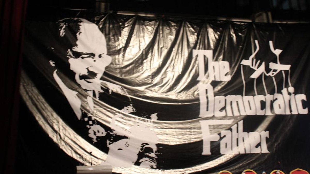 Kılıçdaroğlu'na açılan pankart gündem oldu: Demokratik Baba