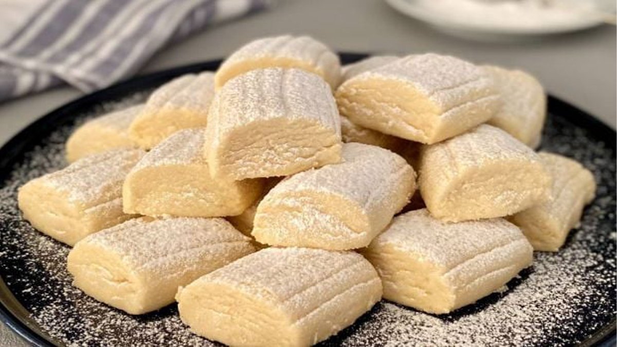 Ağızda eriyip gidiyor! Nişastalı un kurabiyesinin püf noktası: Tadı pastanedekileri aratmıyor
