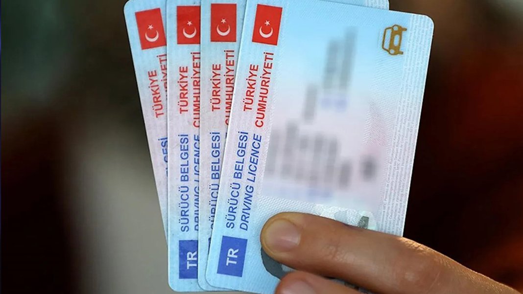 Otobüs şoförlüğünde ehliyet yaş sınırı düşürüldü