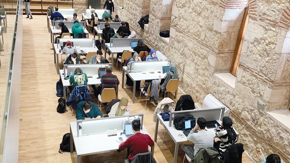 İstanbullu gençler hafta sonu Rami Kütüphanesi’ne koştu