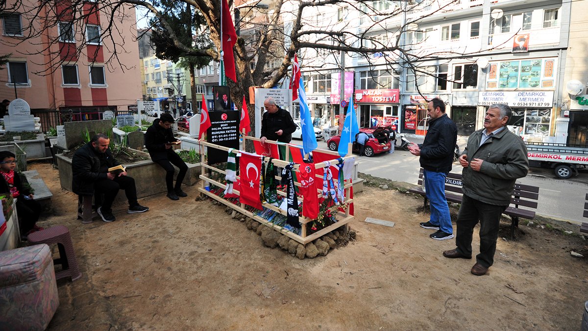 Sinan Ateş’in mezarı başında 'saygı' nöbeti