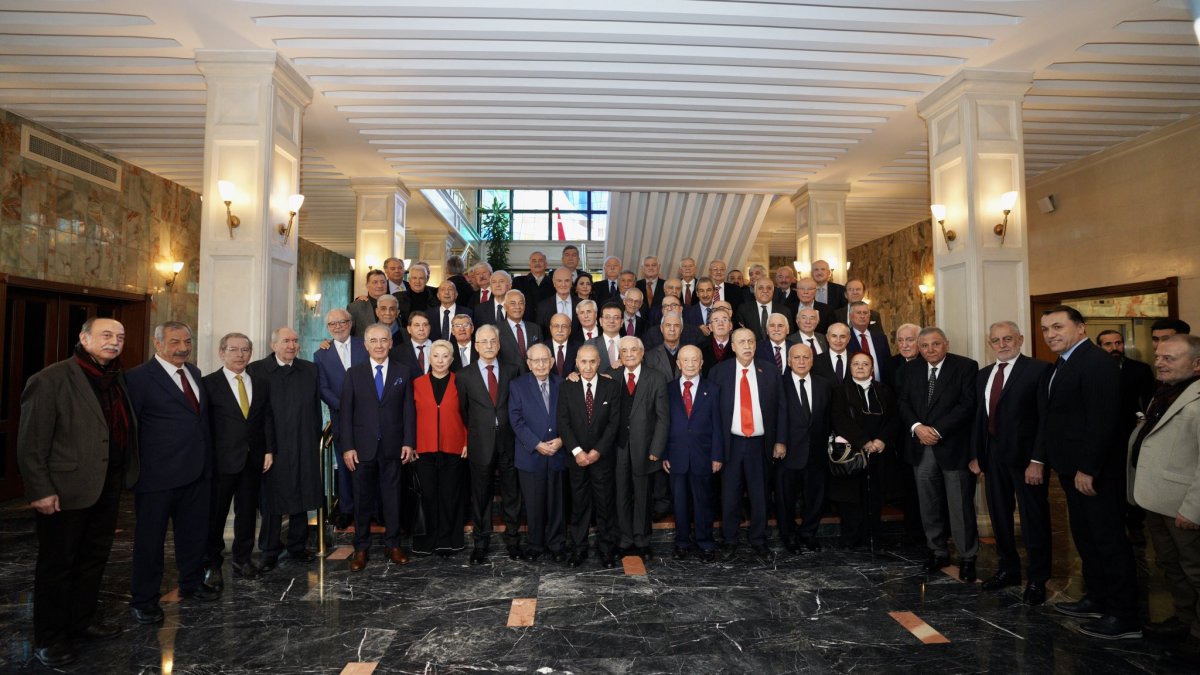 Siyasetin eski ağır toplarından İmamoğlu'na destek ziyareti: Milletin kararını ancak millet değiştirir