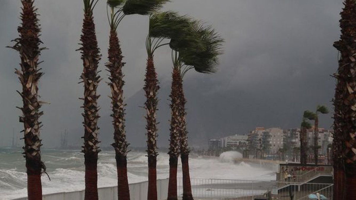 AKOM’dan İstanbul’a fırtına uyarısı