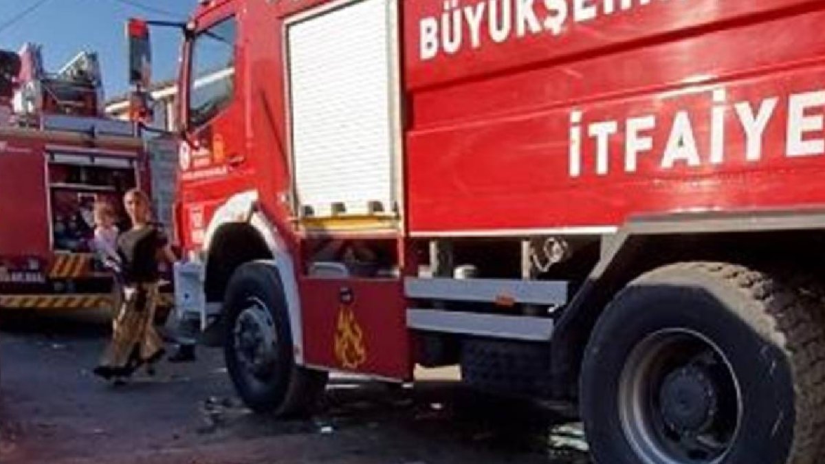 Antalya'da yangın: Müstakil ev kullanılamaz hale geldi