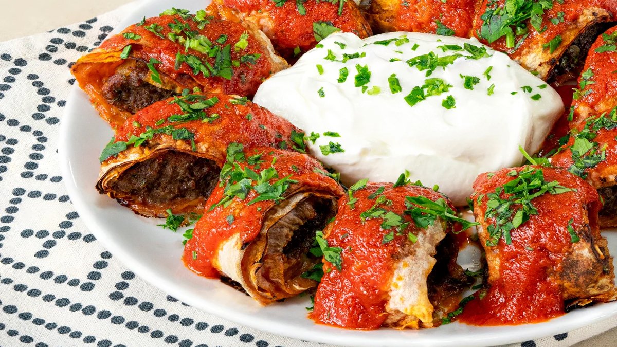 Ustası gelse böyle saramaz! İşte lezzetiyle damak çatlatan beyti sarma tarifi... Kokusu bütün mahalleyi saracak