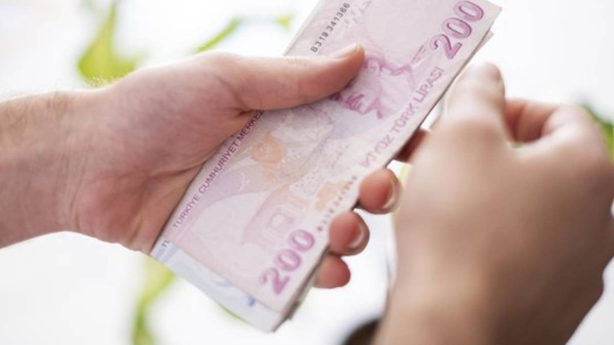 Emeklilerin bu yıl paradan yana yüzü gülecek! Maaşa ek 5 Bin TL ödeme yapılıyor, tek seferlik tüm emekliler alabilecek