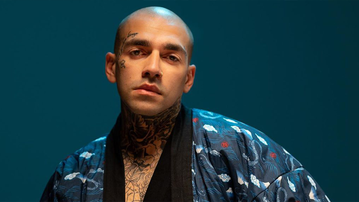 Ezhel tepki çeken sözlerine açıklık getirdi: Sinir uçlarımıza dokunan şeyleri konuşabilmeyi öğrenmeliyiz