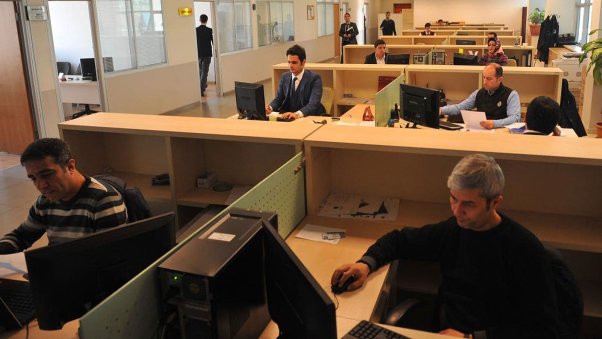 Kamu çalışanları için yasal düzenleme geliyor: Maaşlar artacak!