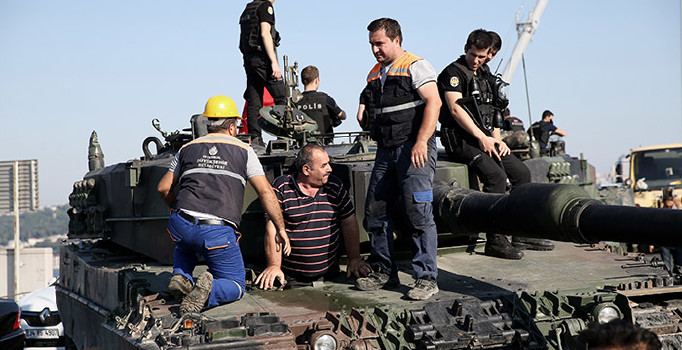 Darbe girişimine direnişin simgesi İstanbul Boğaziçi Köprüsü’ne isim aranıyor