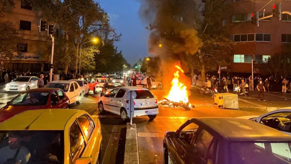 Gösterilerde vurulan İranlı milli okçu bir gözünü kaybetti