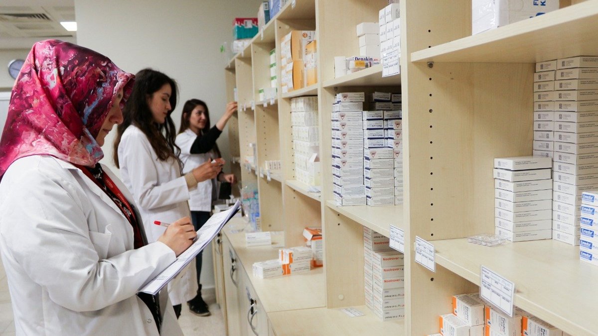 İlaç sorunu çözüm bekliyor: Eczacı, vatandaşla karşı karşıya gelmekten korkuyor