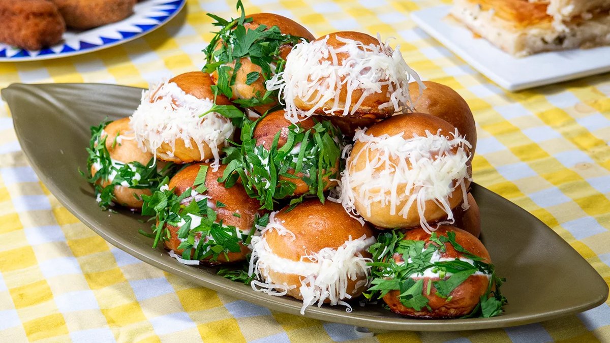 Kaynananız pastaneden aldınız sanacak! Sakallı poğaça ile kahvaltınızı şenlendirin