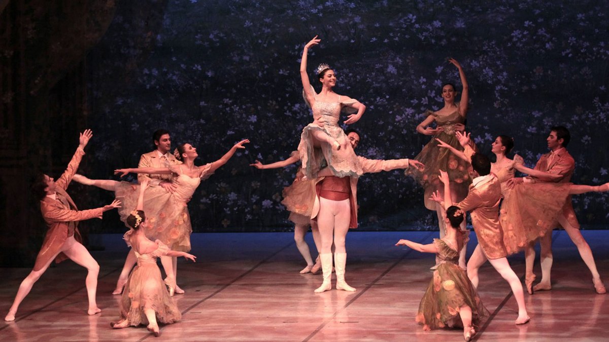 'Figüran sözleşmeli sanatçılara' kadrosuz perde: 'İş barışına darbe vuruldu'