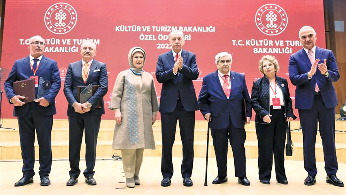 Türkiye’nin üç göz nuruna kültür özel ödülü