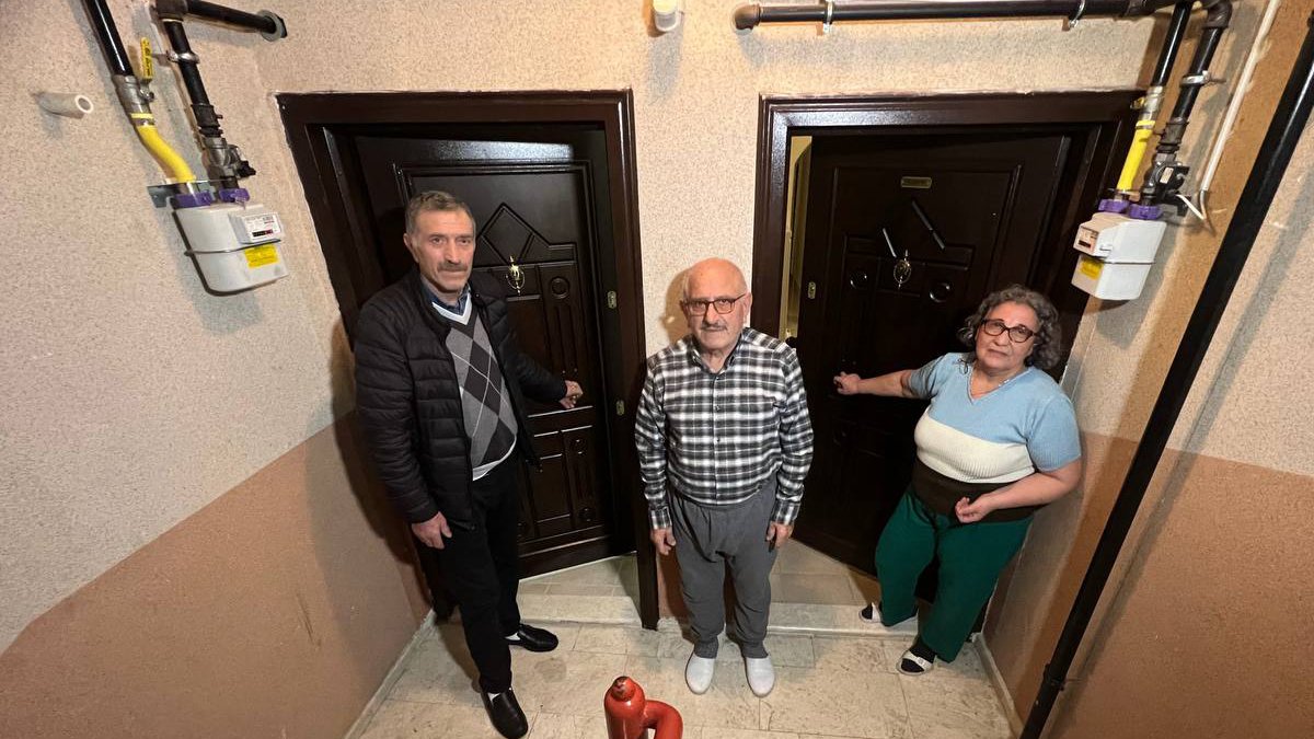 Gurbetçi aileler neye uğradığını şaşırdı: Kendi evlerinin önünde yabancı gibi kaldılar