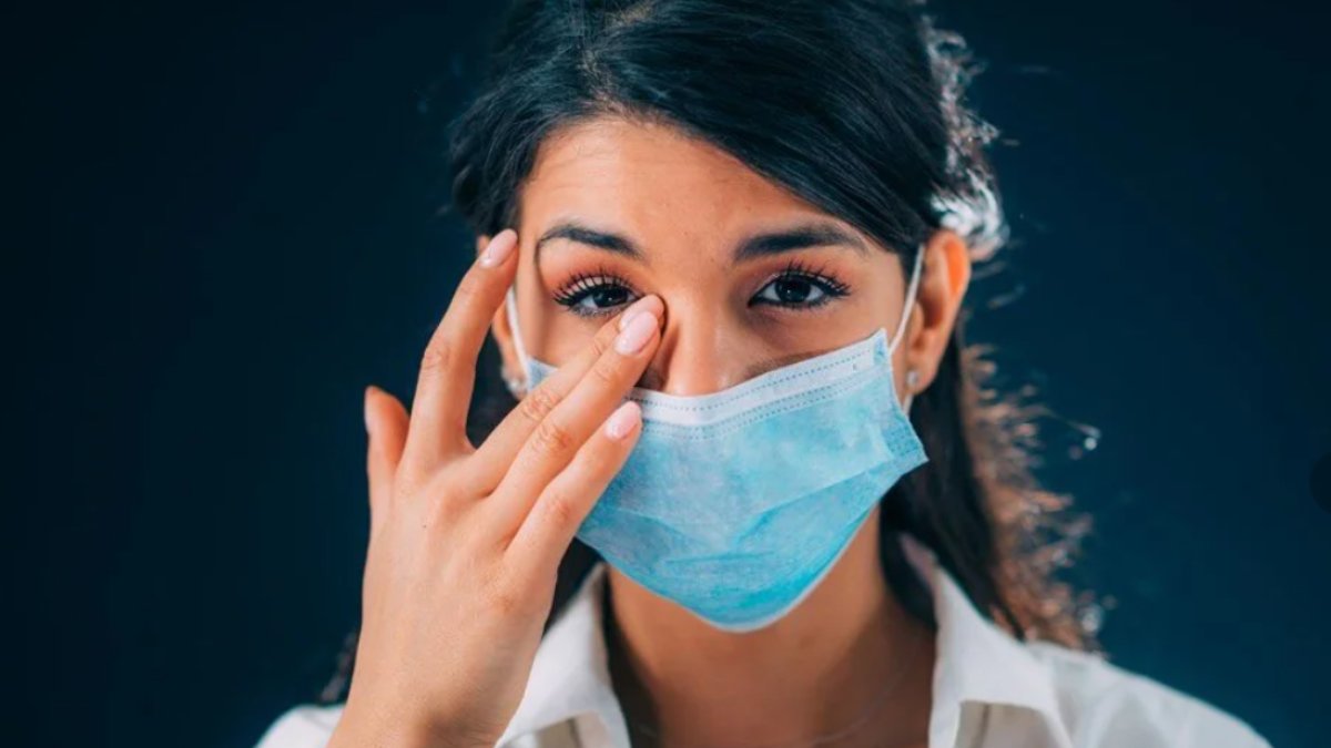 Gözde adenovirüs kaynaklı enfeksiyona maske şart