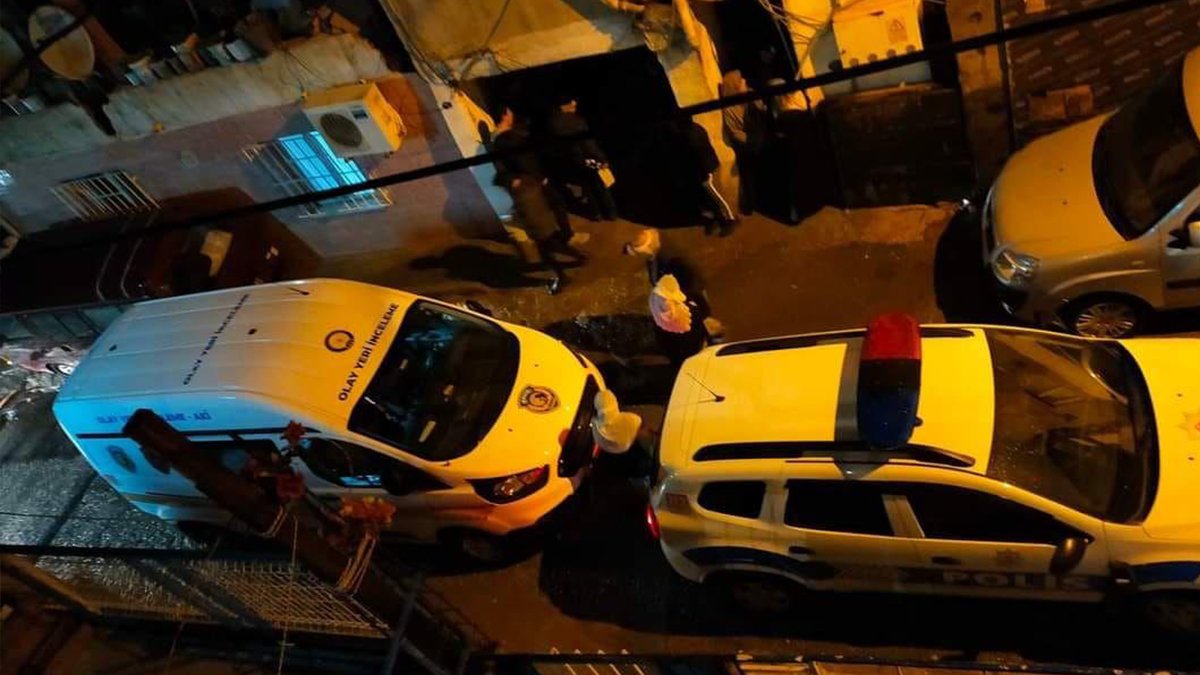 İzmir'de kan donduran olay: Elleri plastik kelepçeyle bağlı asılı bulundu!