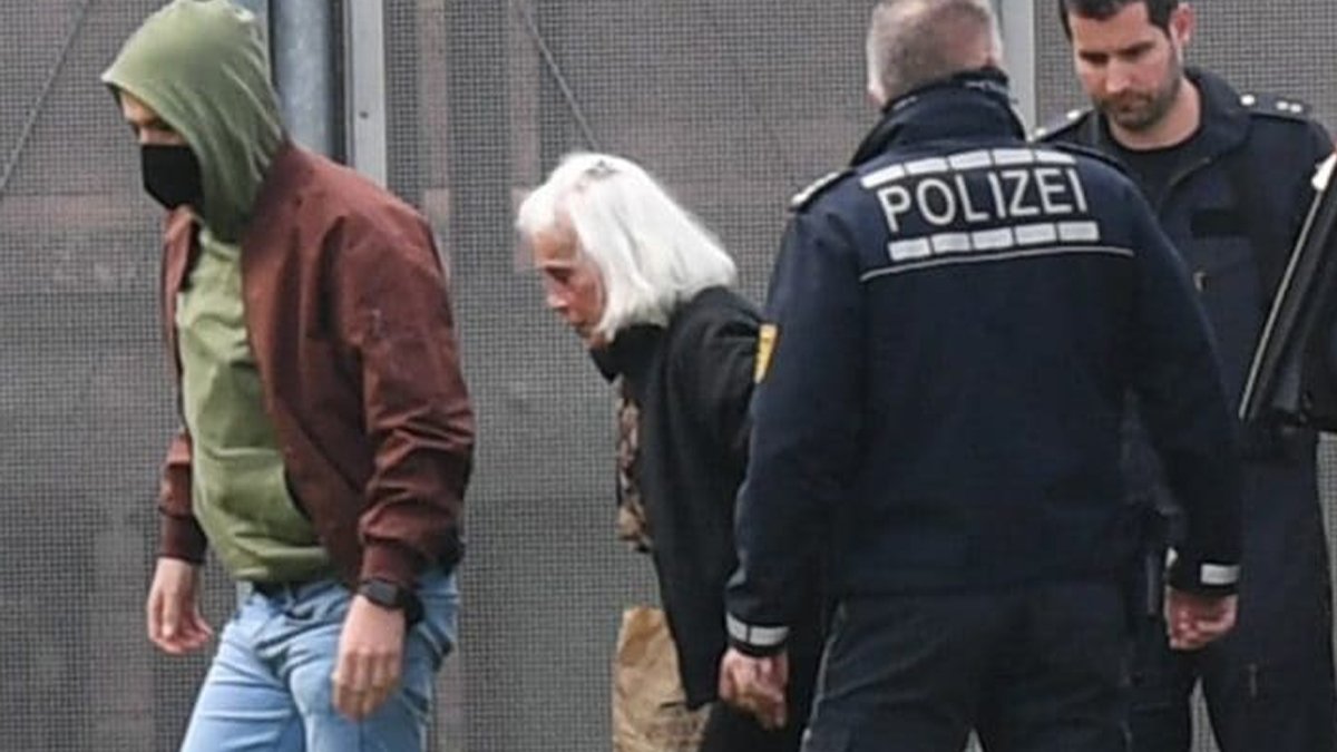 Almanya'da darbecilerin planı deşifre oldu: Elektriği kes 1871 anayasasını ilan et