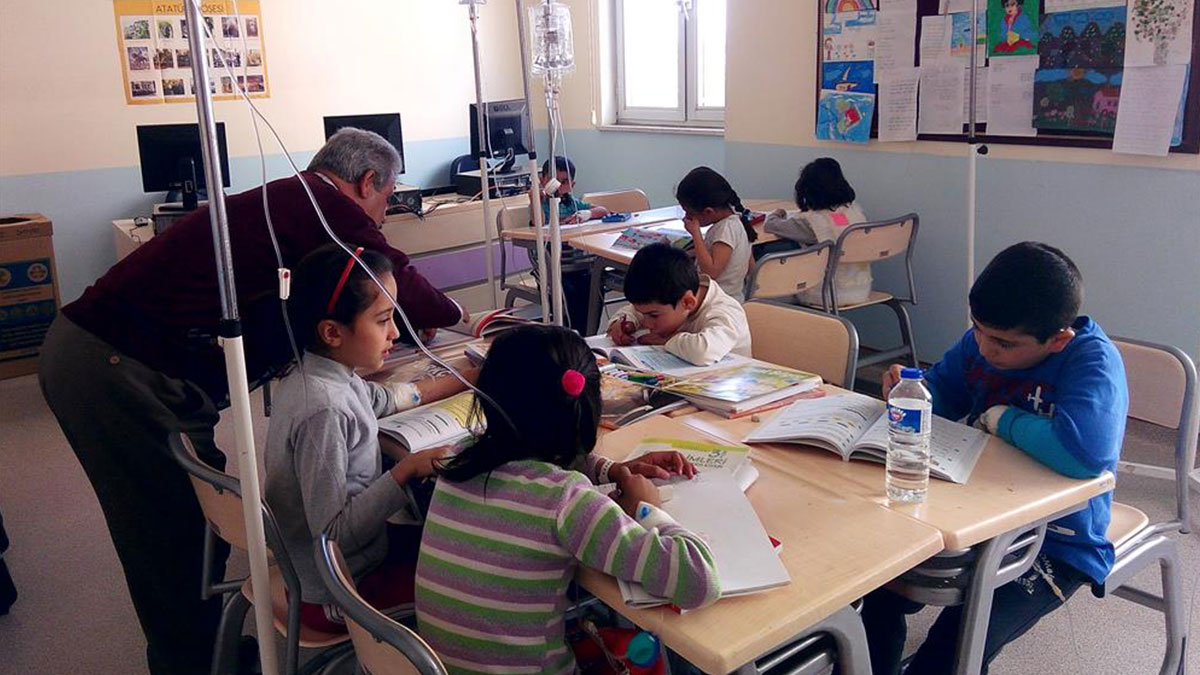 Sağlıkta büyük yenilik! Tedavi gören öğrenciler için 81 ilde kurulacak 'hastane sınıfı' detayları belli oldu