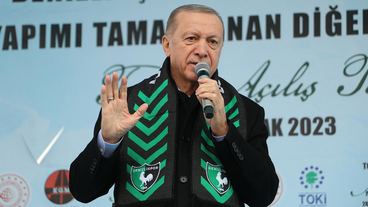 Erdoğan'dan 'üçüncü kez aday olmasına' gelen itirazlara cevap: Hukuk skandalları ile önümüzü kesmeye çalışıyorlar