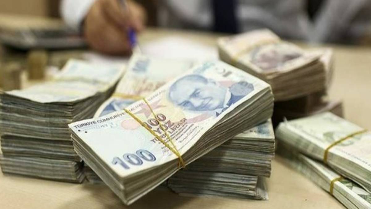 Ev hanımları ve öğrenciler parasız kalmayacak! Bu kişilere devlet anında maaş bağlıyor... Cüzdanınız paradan kapanmayacak